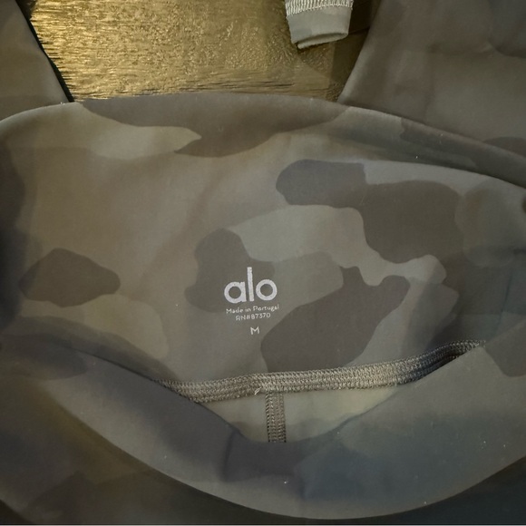 Alo Yoga Women's High Waist Vapor Legging - Picture 9 of 9